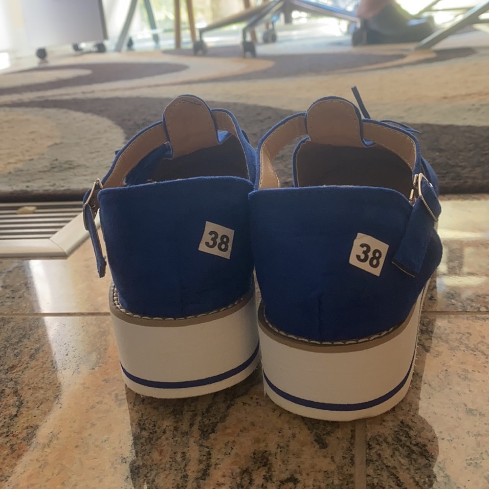 Woman Sandal - Picture 3 of 4